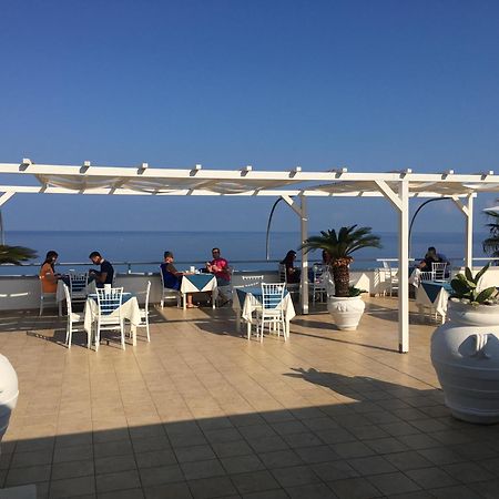 Готель La Porta Del Mare Тропеа Екстер'єр фото