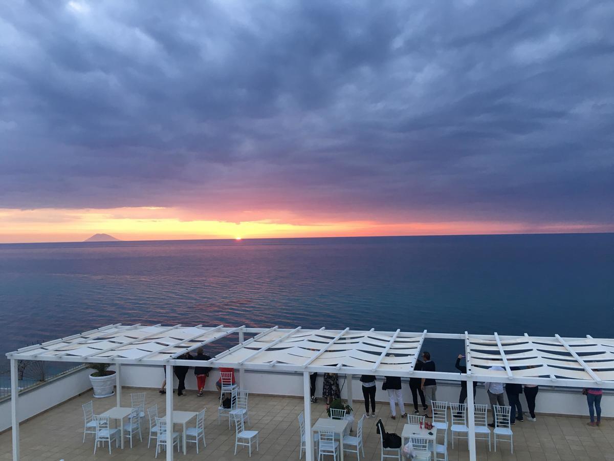 Готель La Porta Del Mare Тропеа Екстер'єр фото